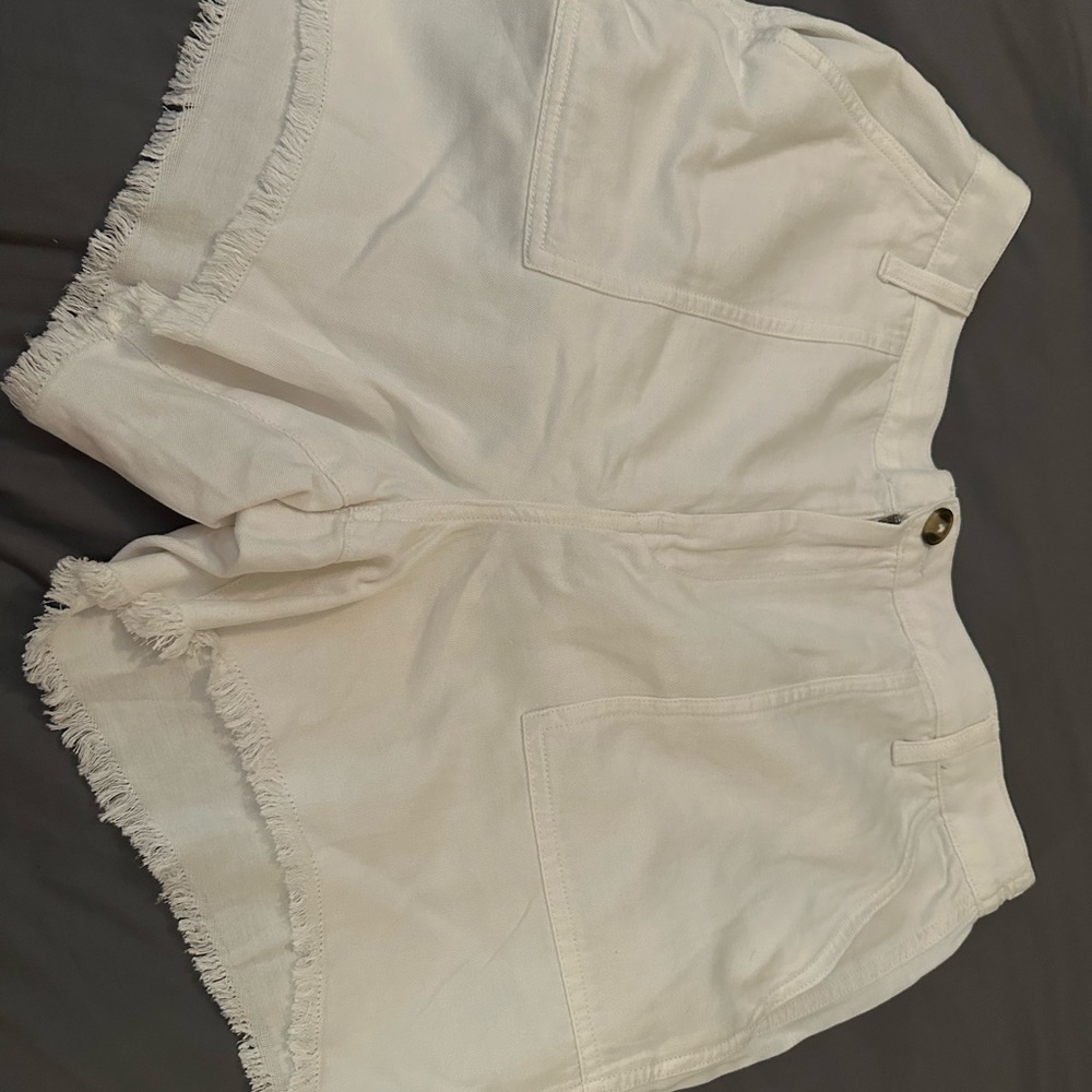 Women's White Frayed Hem Shorts